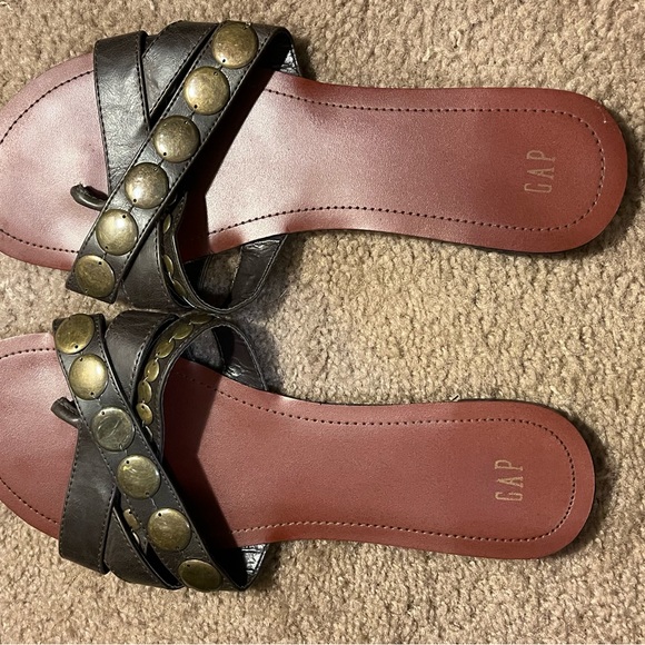 Gap Summer Flats - Picture 3 of 4